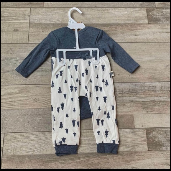 NWT Rabbit + Bear Christmas Outfit - Picture 5 of 6